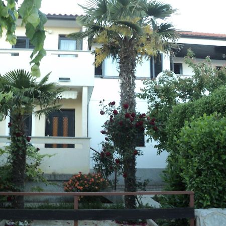 Apartments Nevenka Krk Town Exterior foto