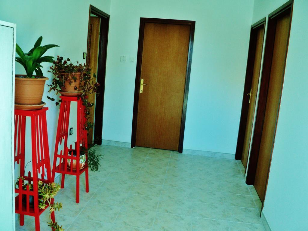 Apartments Nevenka Krk Town Exterior foto